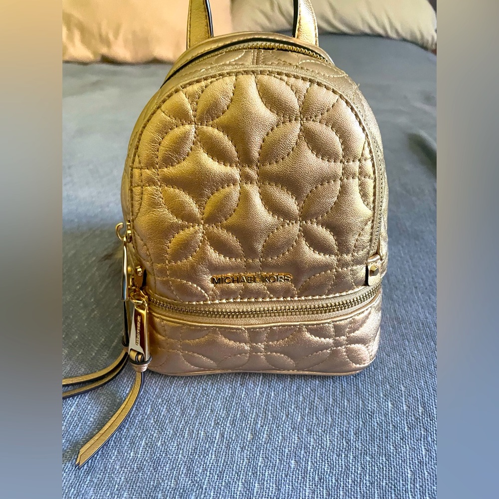 🦄 Rare 🦄 Gold Michael Kors Rhea Backpack